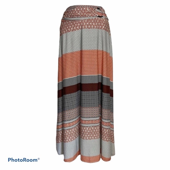 Robert Louis Dresses & Skirts - ROBERT LOUIS Mixed Print BOHO Maxi Skirt Festival
